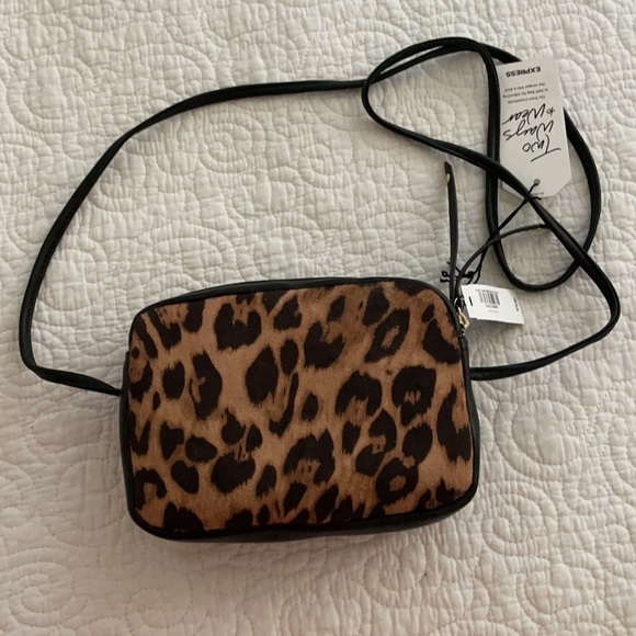 NWT Express leopard crossbody camera bag purse - Picture 3 of 4